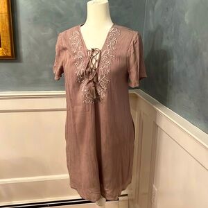 Beautiful Linen-like Camel colored Lulu’s summer dress. Size Small.